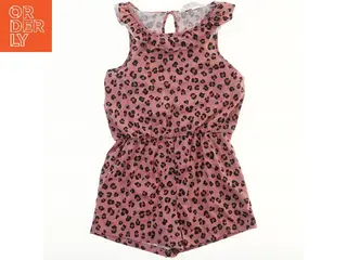 Rosa buksedragt med leopardmønster fra H&M (str. 122)