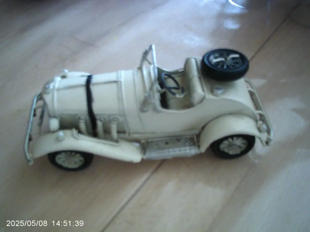 Billede 2 - Model biler i blik
