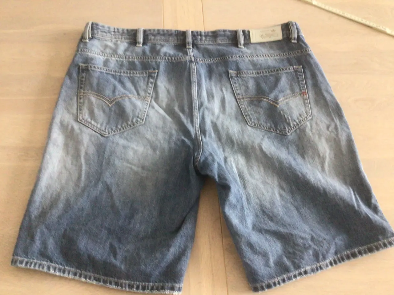 Billede 1 - Shorts 42 m/lynlås - Replika
