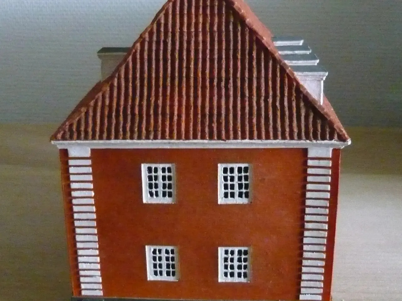 Billede 5 - STORT "TRIP-TRAP" HUS 18X13X18 CM.