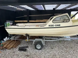 Nordeck styrepultbåd med trailer og nyere motor
