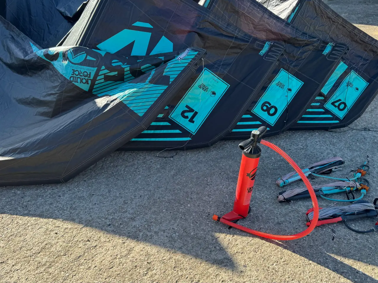 Billede 1 - 4 kites, 3 barer & pumpe