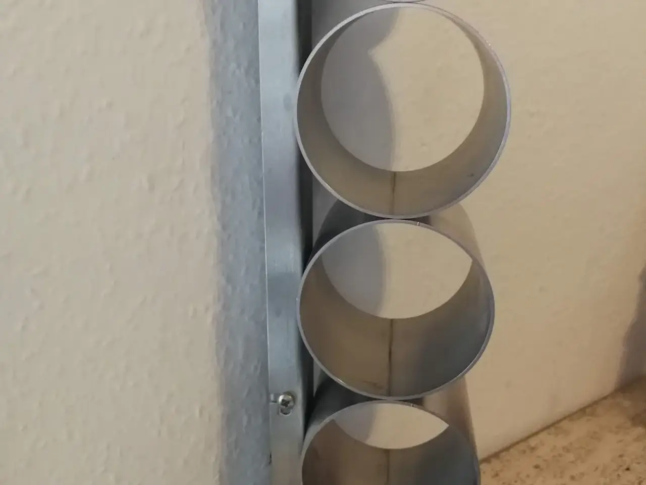 Billede 2 - MAGASIN/FLASKEHOLDER  - DANSK DESIGN