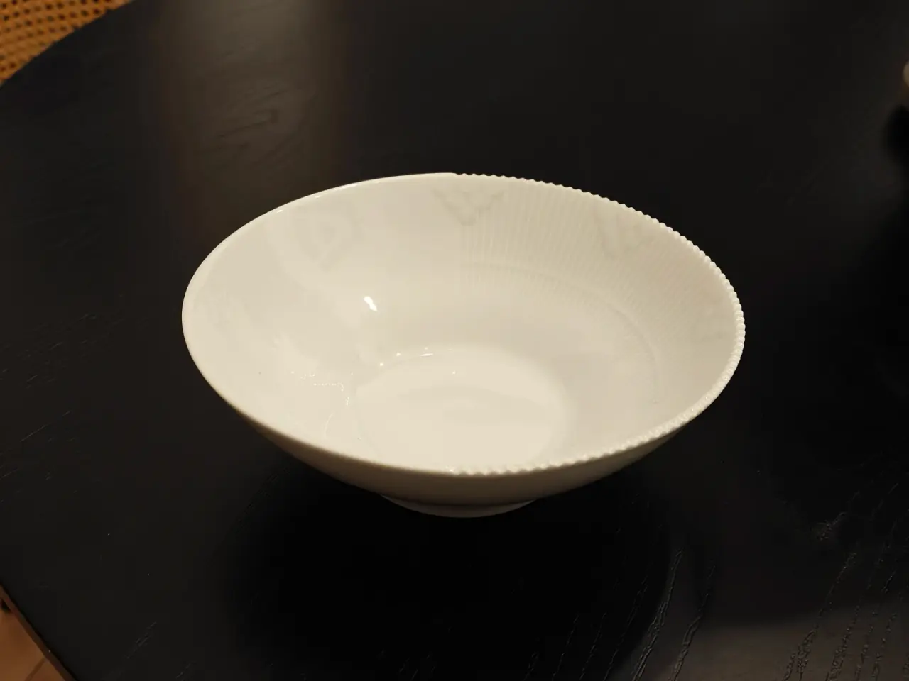 Billede 4 - Royal Copenhagen Hvid Elements skål 78 cl
