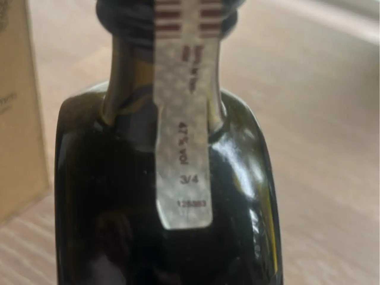 Billede 2 - Samlerobjekt 100-års jubilæumsakvavit 1981