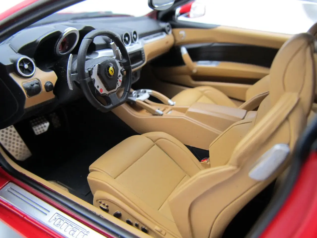 Billede 7 - 2011 Ferrari FF - 1:18 - Rosso Corsa Red