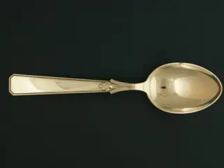 Juni Dessertske, 17½ cm.