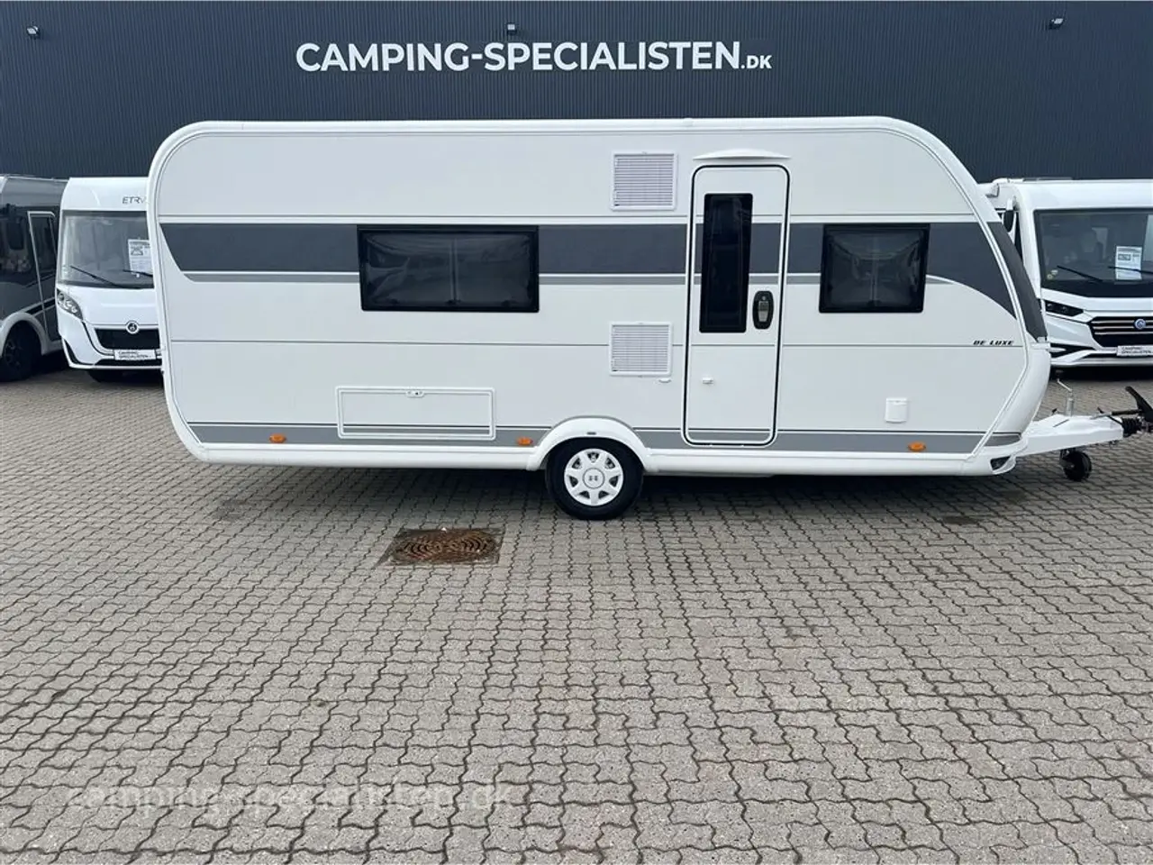 Billede 1 - 2026 - Hobby De Luxe 495 WFB 2025 Hobby 495 WFB De Luxe - se den nu hos Camping-Specialisten.dk i Silkeborg