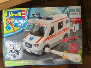 Revell Junior Kit Ambulance (00806) – Som ny!