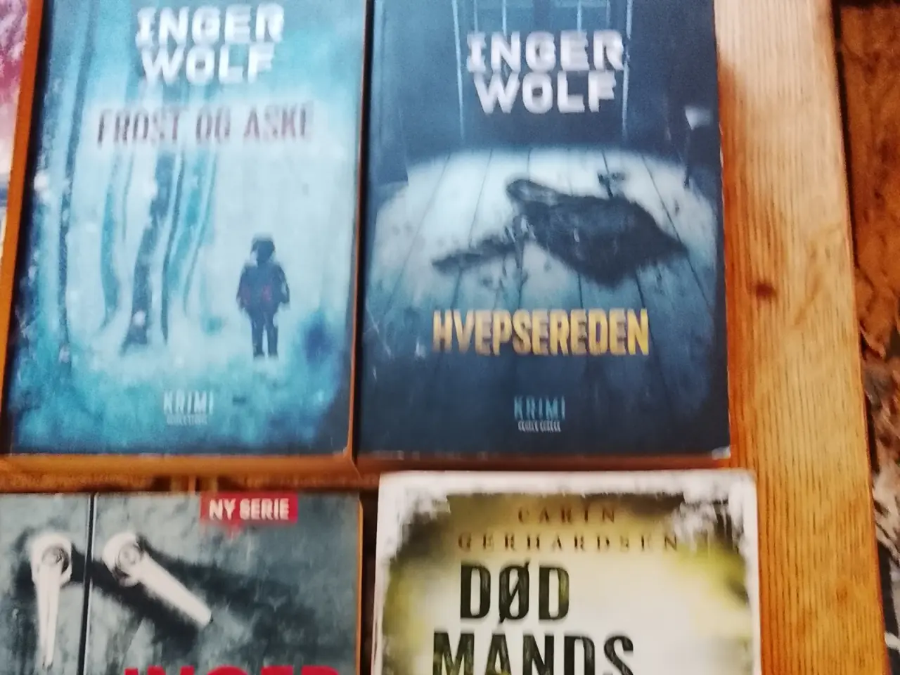Billede 1 - Bøger,dvd sælges billigt,,fyn