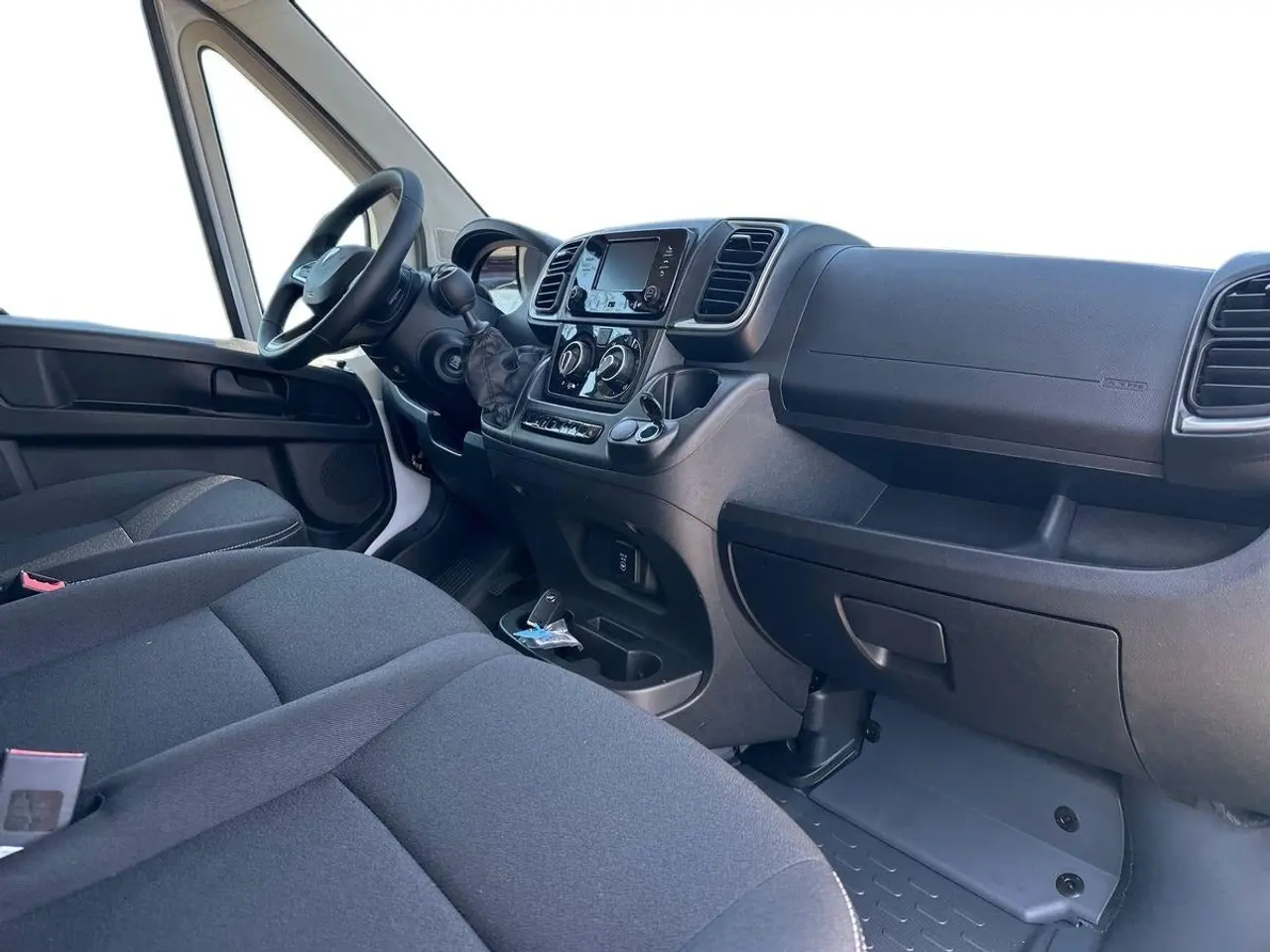 Billede 8 - Peugeot Boxer 333 2,2 BlueHDi 140 L2H2 Premium