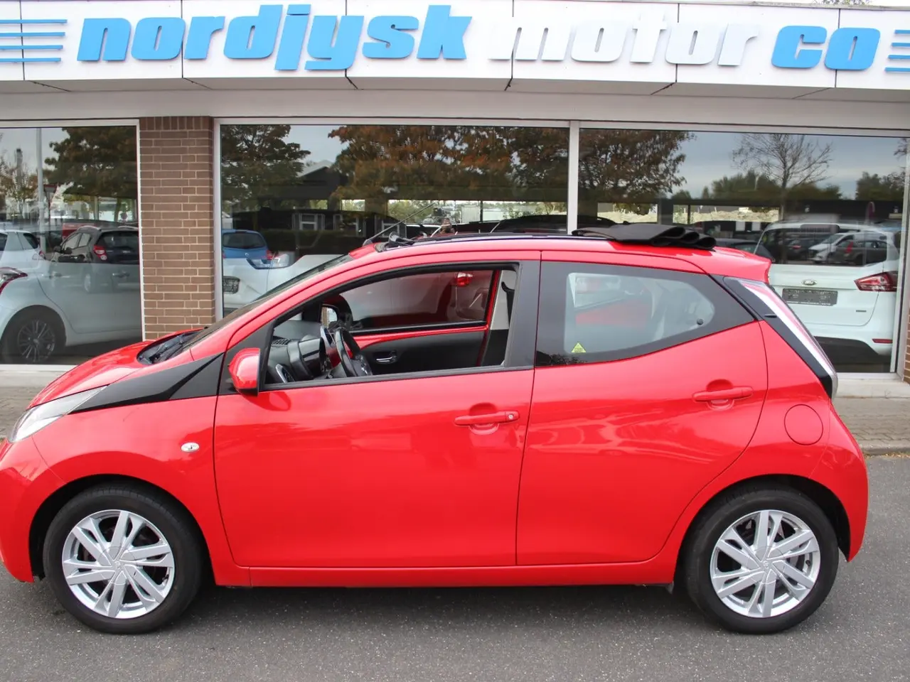 Billede 1 - Toyota Aygo 1,0 VVT-i x-wave Sky