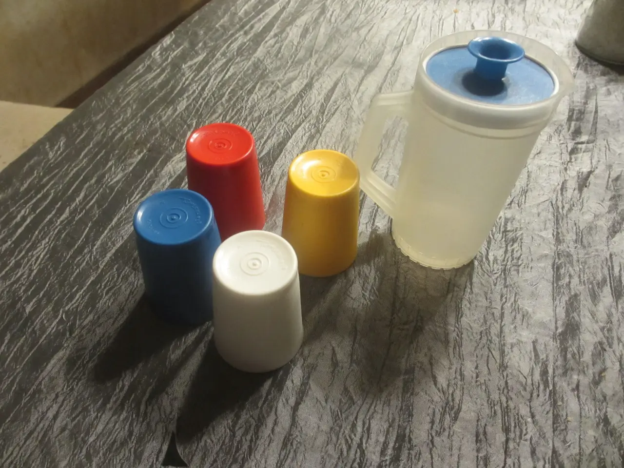 Billede 1 - tupperware  børnesæt  kande og krus