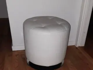 Hvid puf sælges 