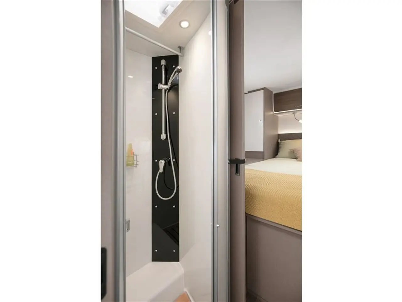 Billede 11 - 2025 - Etrusco T 7400 QBC Aut.   Drømmeautocamperen: Etrusco By Hymer – Komfort og Luksus i Én Pakke