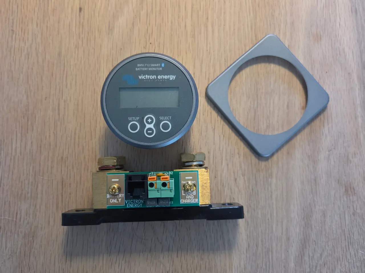 Billede 1 - Victron Shunt med instrument
