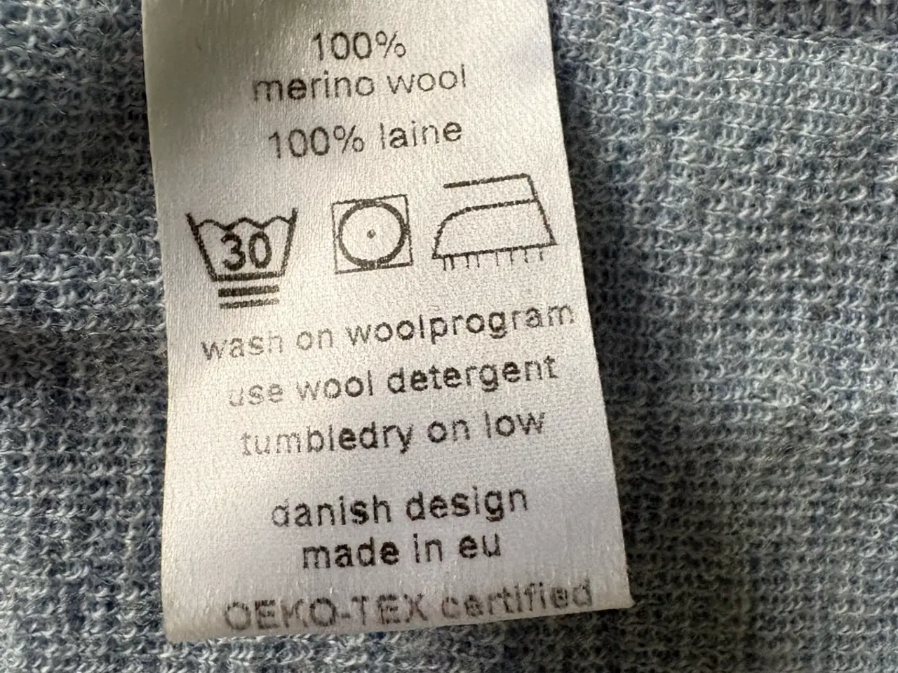 Billede 5 - Halsedisse i merinould. Dansk design.