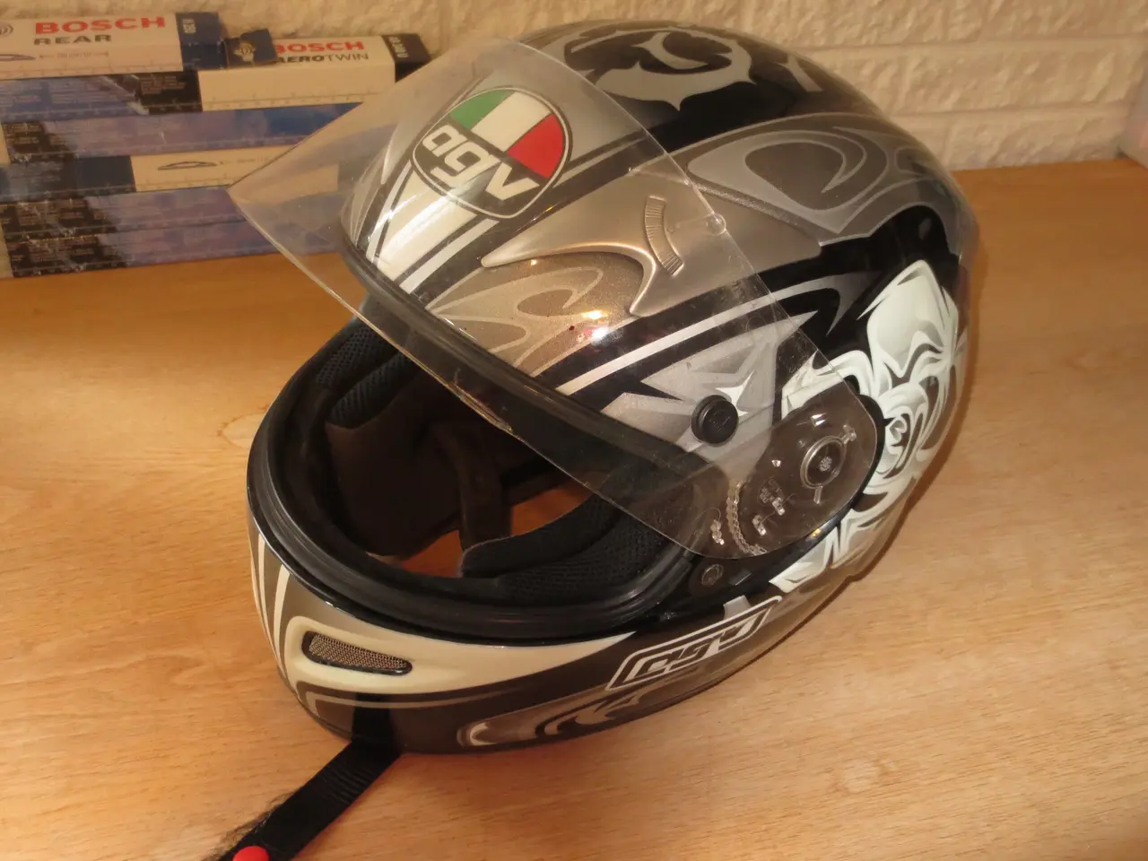 Billede 1 - Strythjelm Mrk.AGV Størellse large.