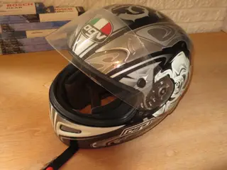 Strythjelm Mrk.AGV Størellse large.