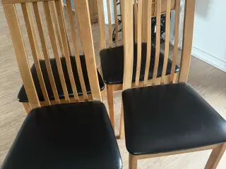 Spisebordstol i eg og med lædersæde