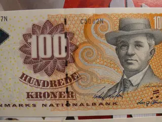 Forskellige 100 kr. sedler