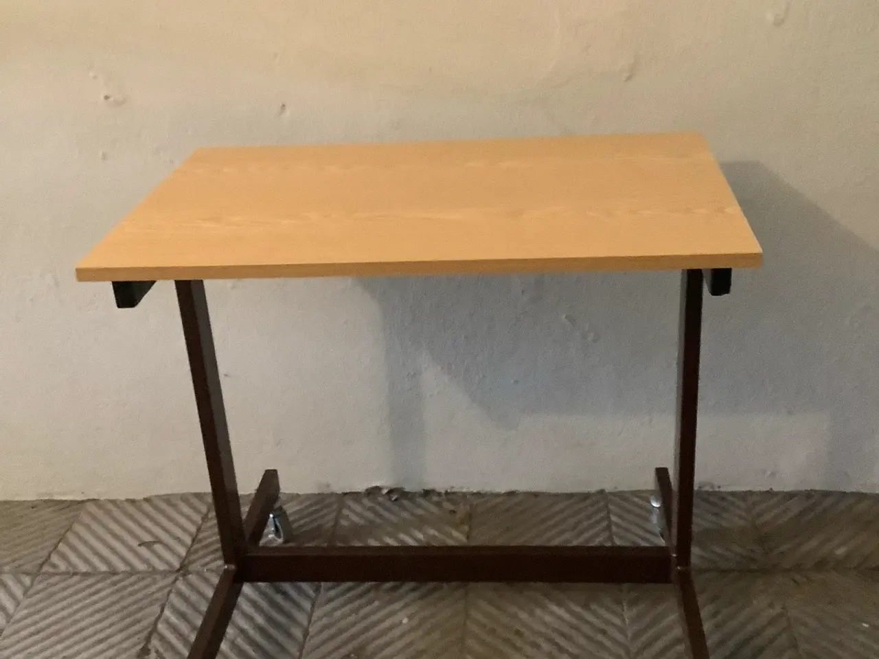 Billede 2 - Ullebord med gode hjul