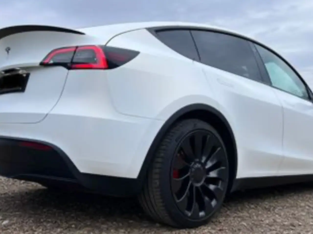 Billede 2 - Org. hækspoiler Tesla Model Y - Nypris: 6.700 kr.