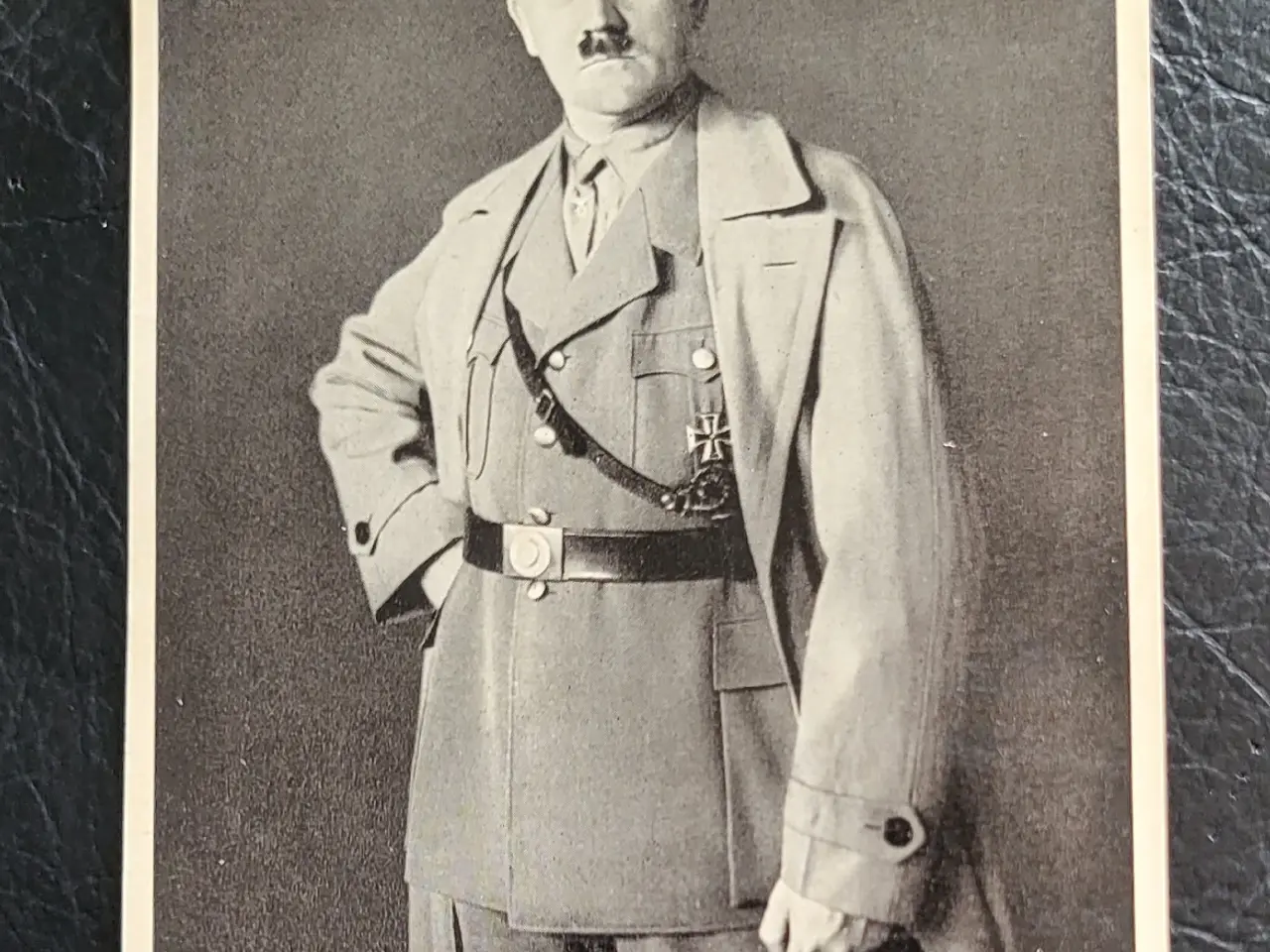 Billede 1 - WW2 - Originalt samlebillede med Adolf Hitler