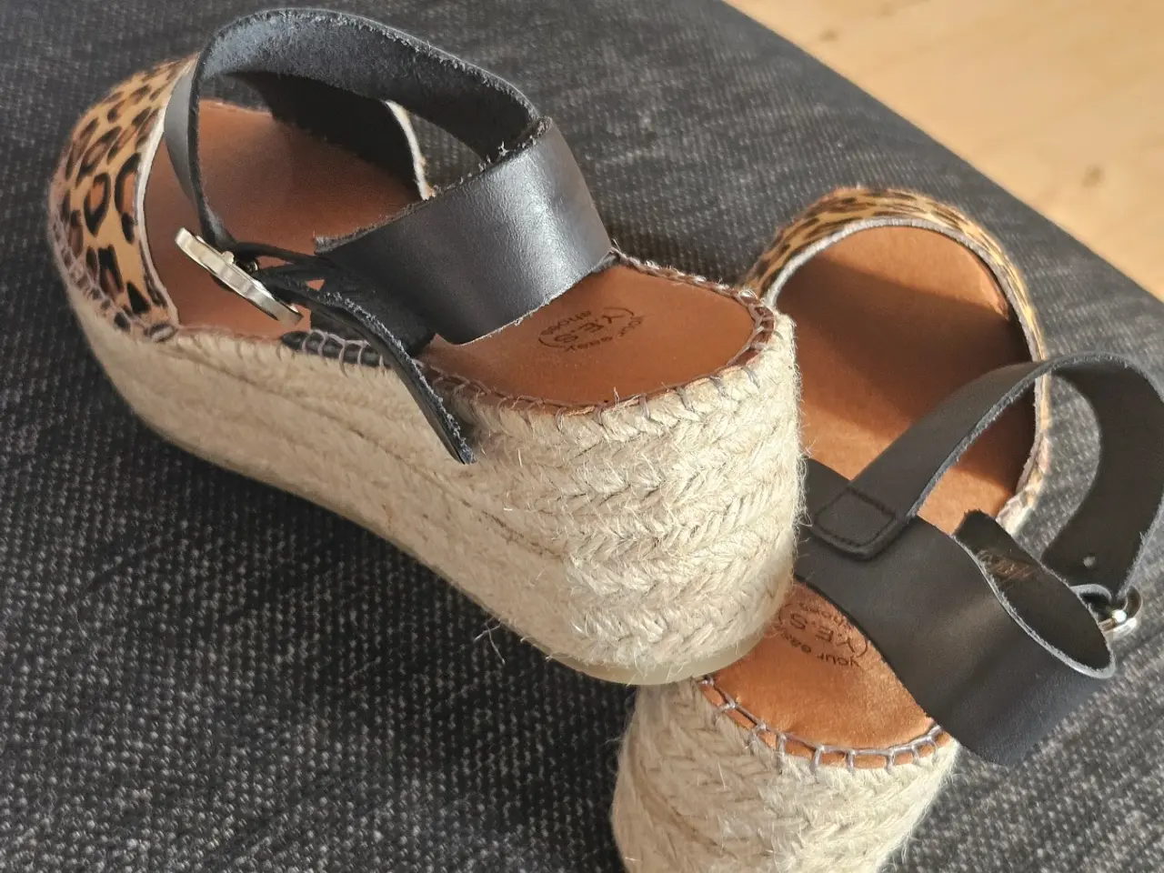 Billede 2 - UBRUGTE SANDALER