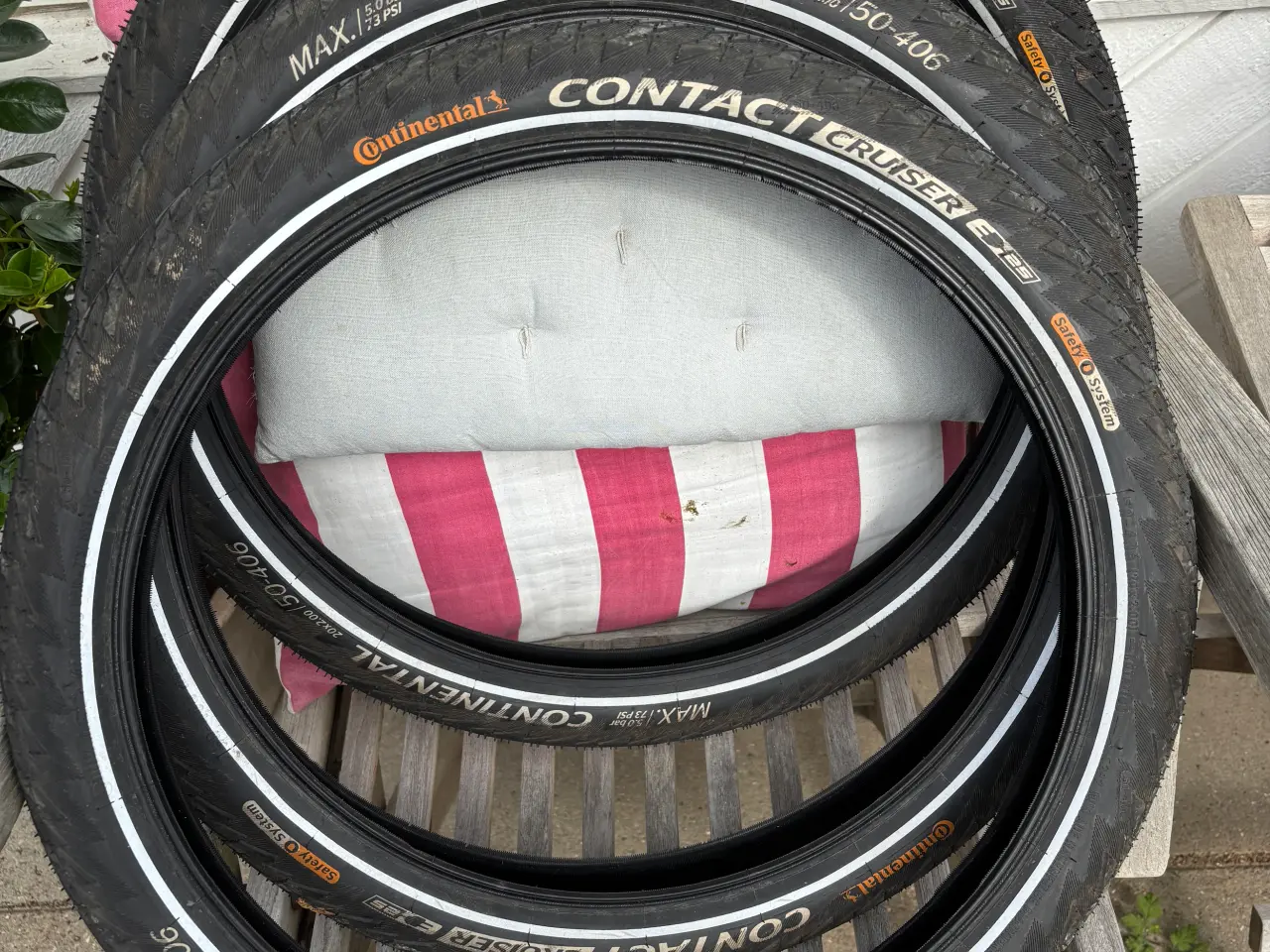 Billede 1 - cykeldæk 20" +  slanger