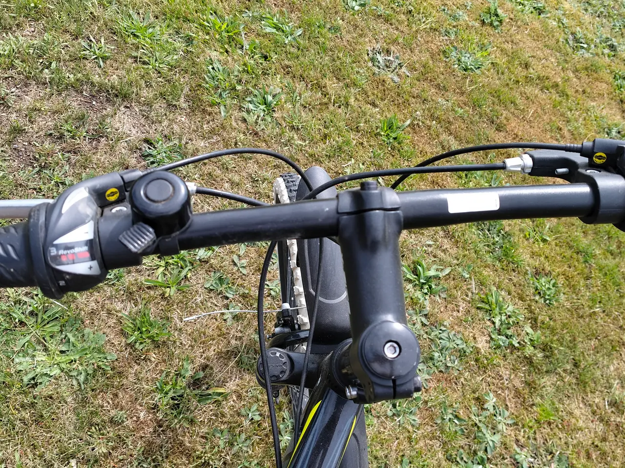 Billede 2 - Mountainbike 26". Sort med neongule afmærkninger