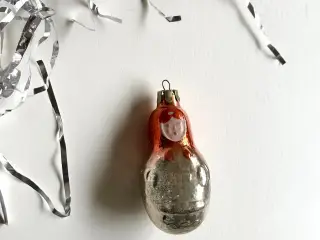 Vintage julekugle, babushka m orange hætte