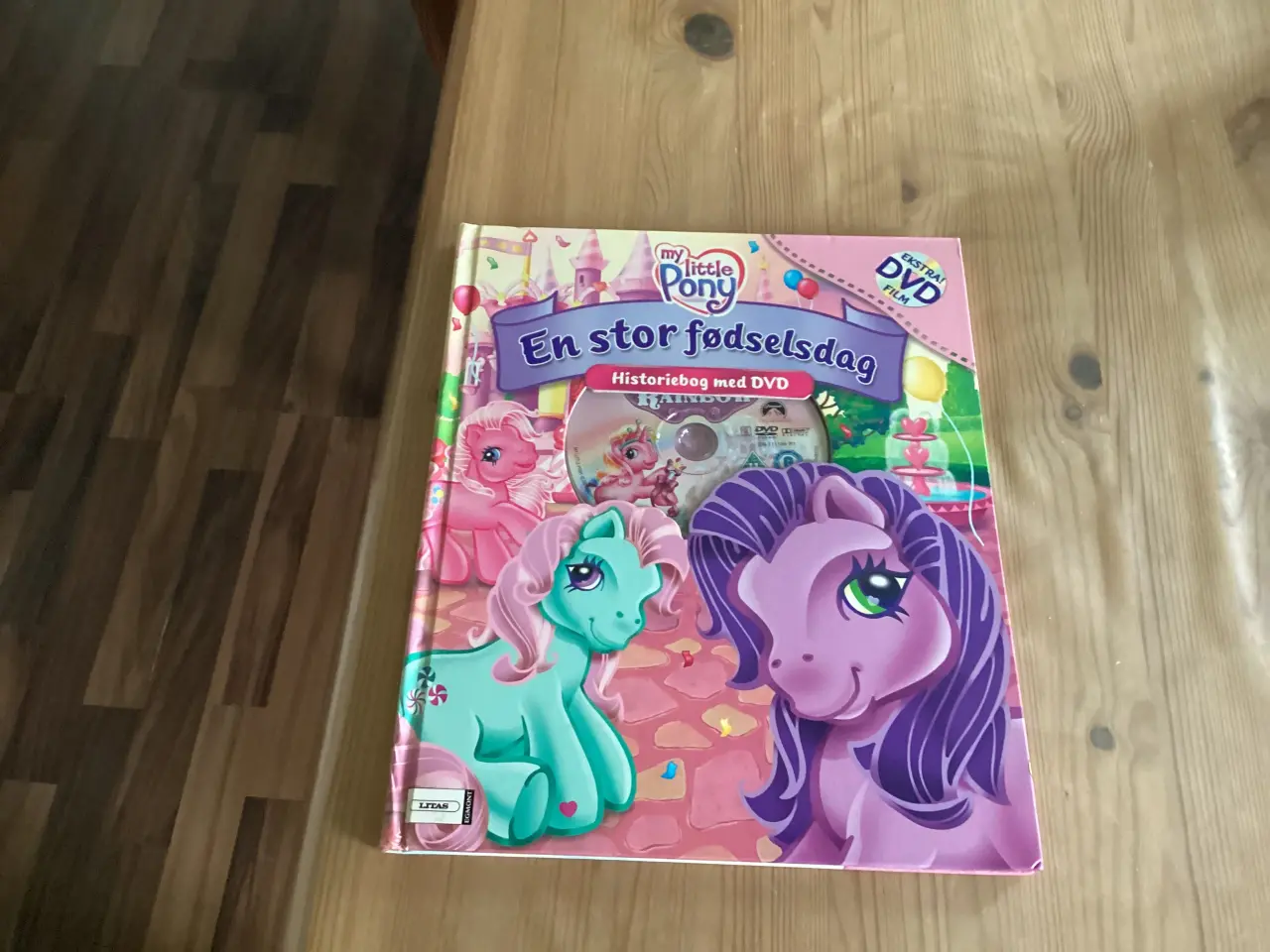 Billede 1 - My Little Pony Bøger, Dragt