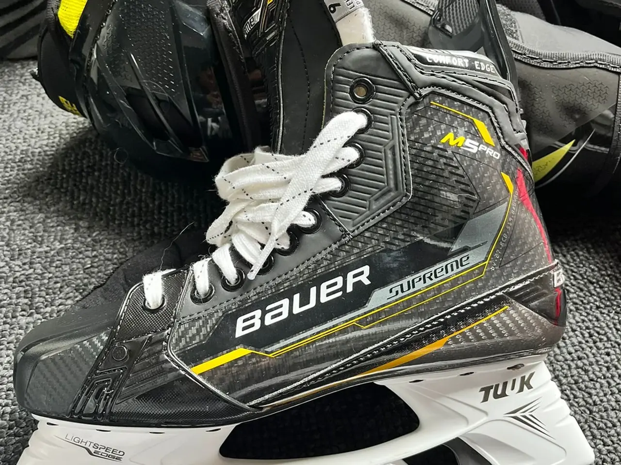 Billede 11 - Ishockeyudstyr - Komplet NYT top sæt til senior.
