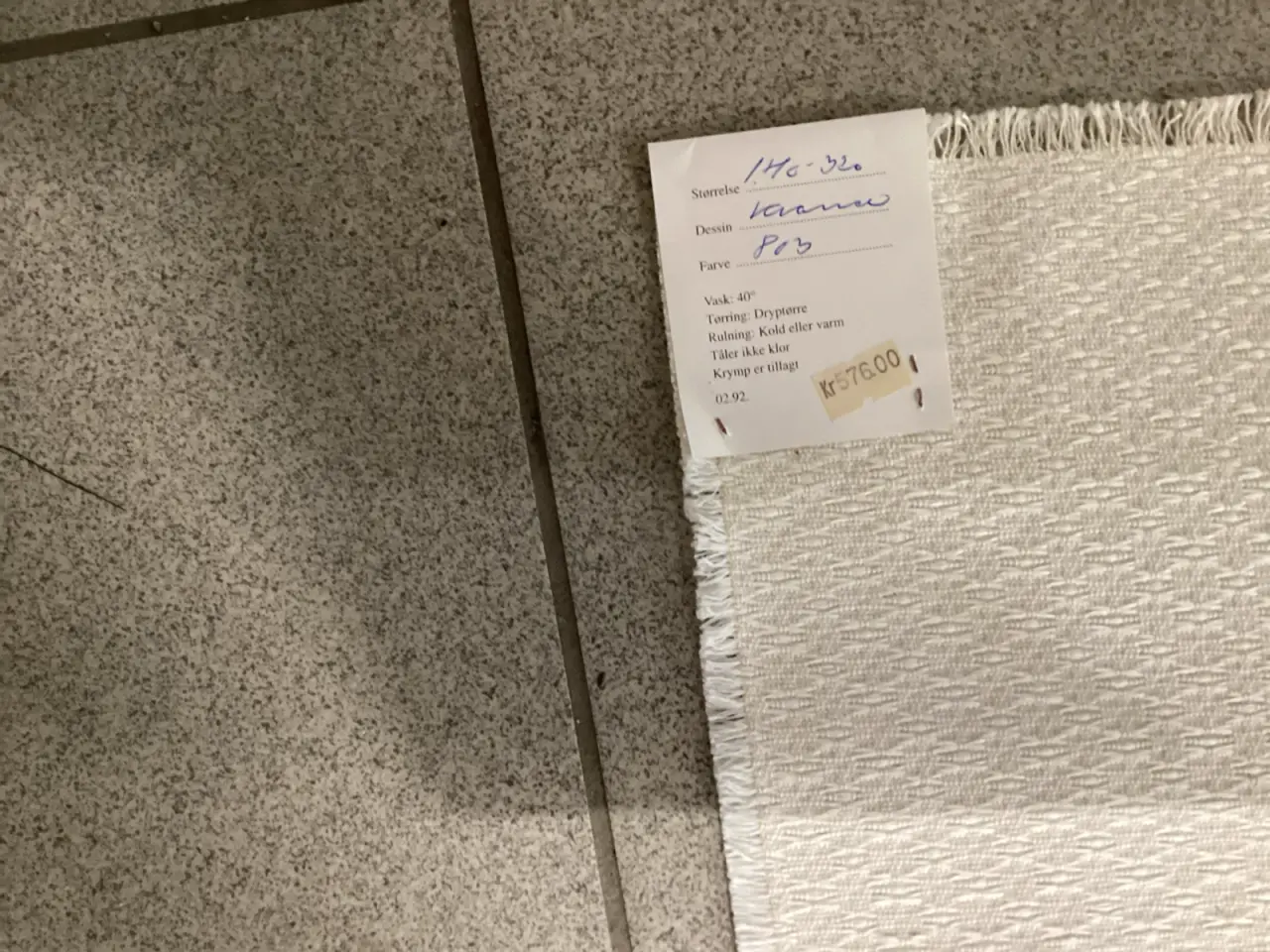 Billede 3 - Fin vævet dug 140x320cm ny prisen sidder derpå inu