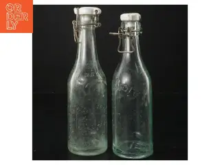 To gamle glasflasker med lukning fra Tuborg (str. 21 cm)