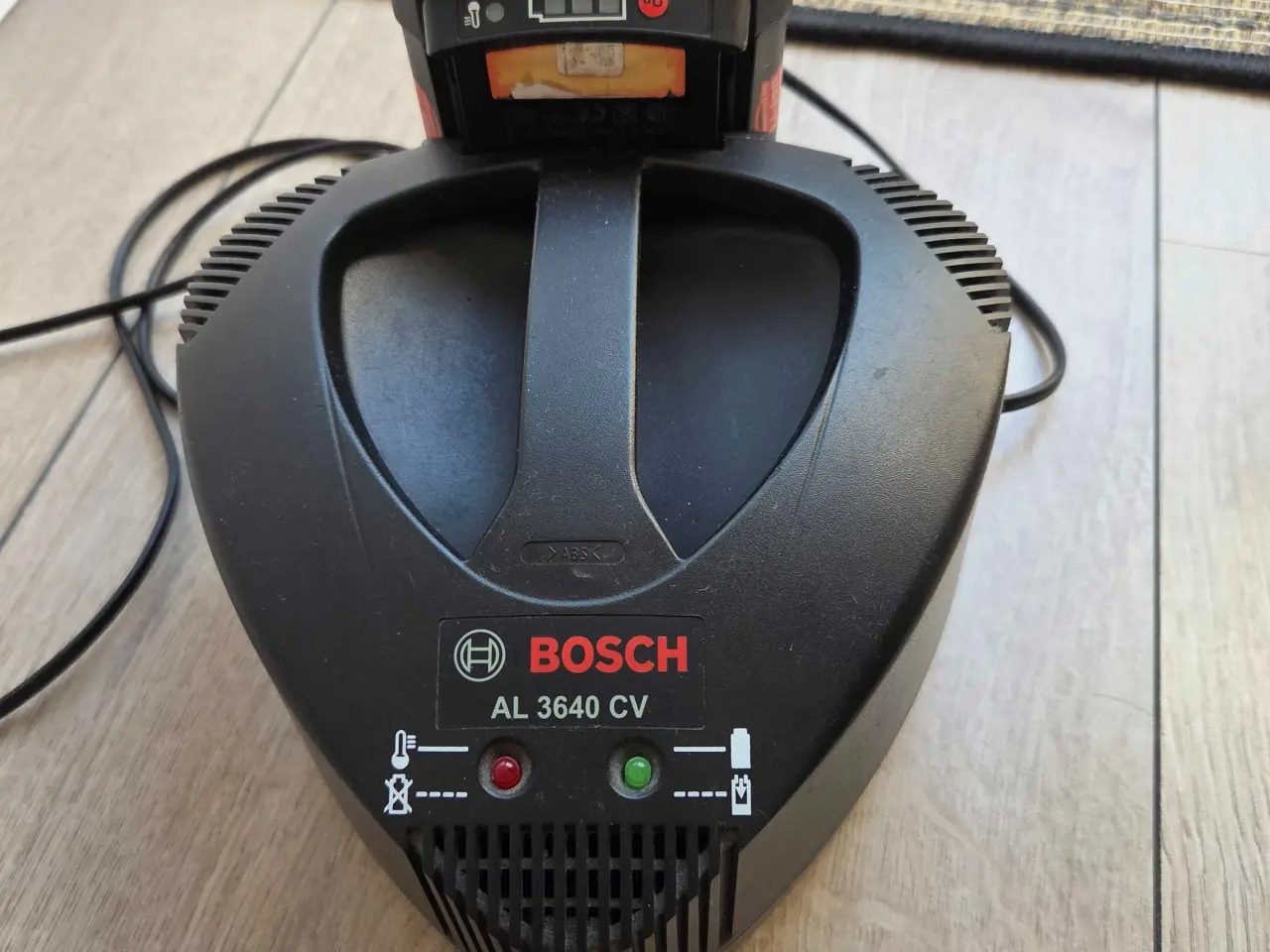 Billede 1 - Bosch AL 3640 CV oplader + 36v 2,6 Ah batteri