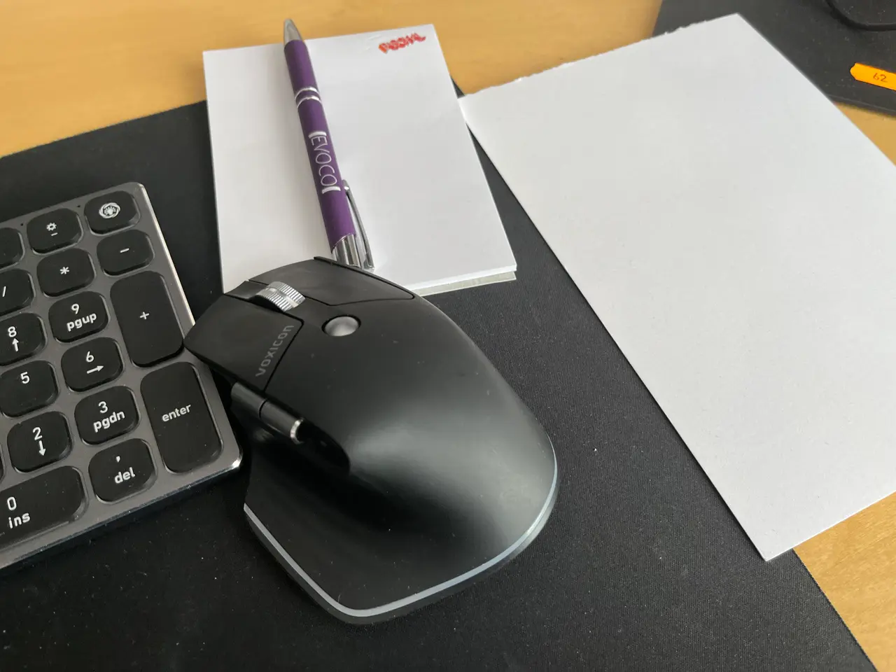 Billede 9 - 2. Stk. Voxicon Skærme, Headset m. Holder, Tastertur, HP Dock