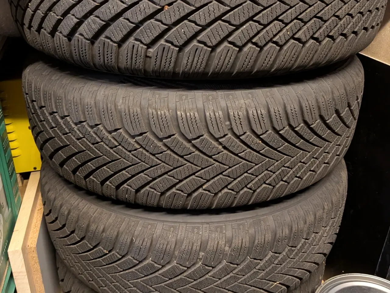 Billede 2 - Vinterdæk på alufælge til VW