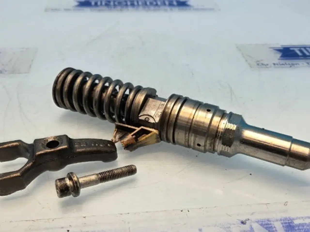 Billede 2 - Iveco F3AE0684D Injektor 504154922
