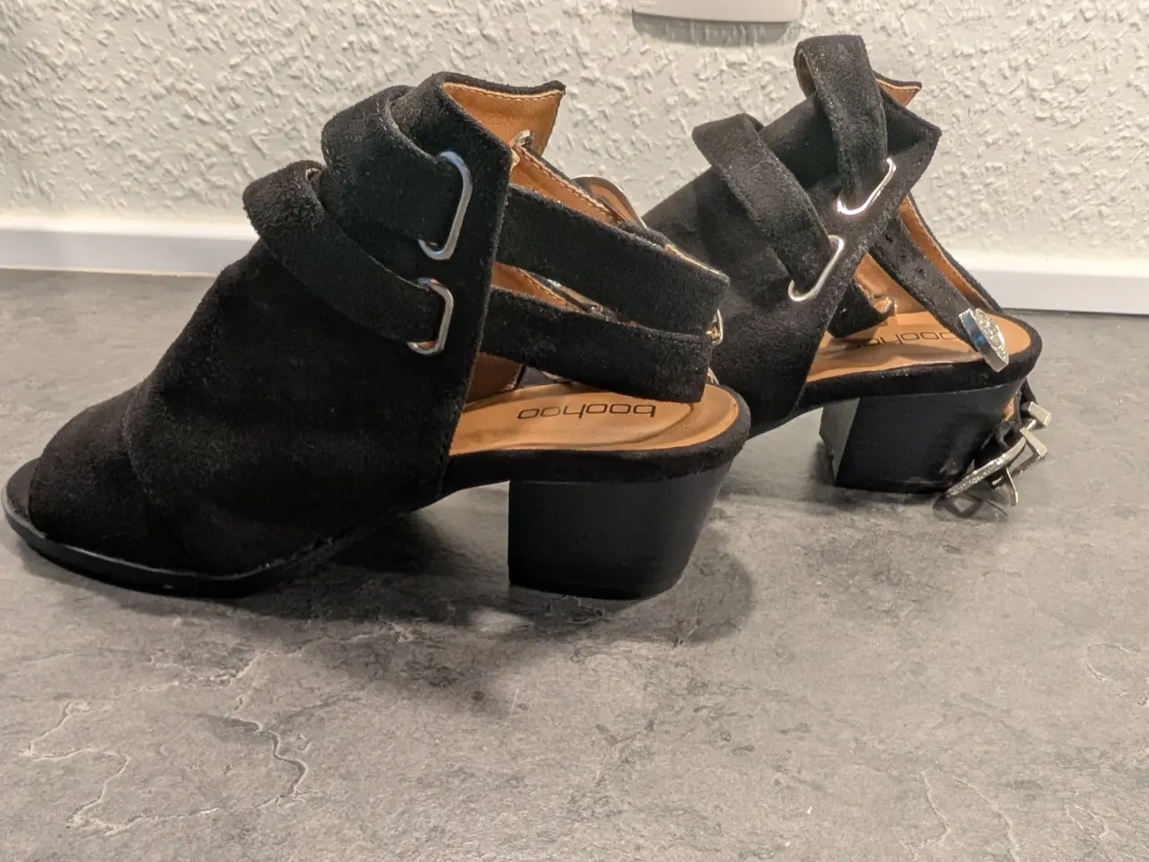 Billede 3 - Boohoo højhælede sandaler str. 36 sort
