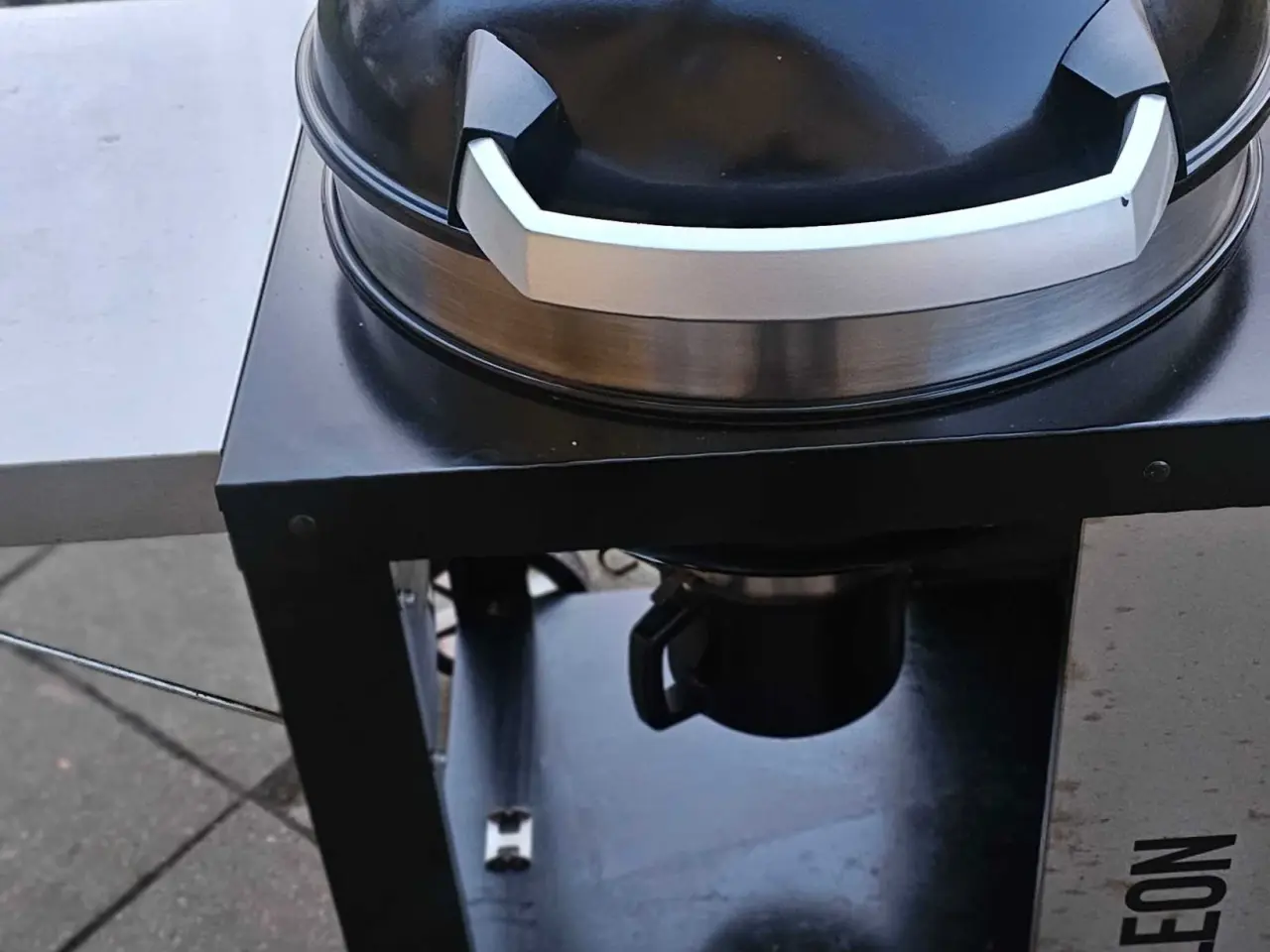 Billede 4 - Napoleon kuglegrill med vogn og sidebord