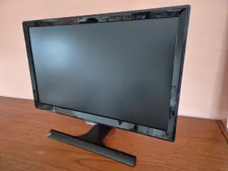 22" skærm 