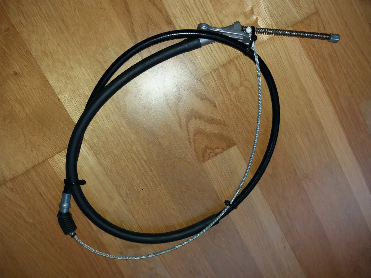 Billede 2 - Håndbremsekabel Toyota Hilux