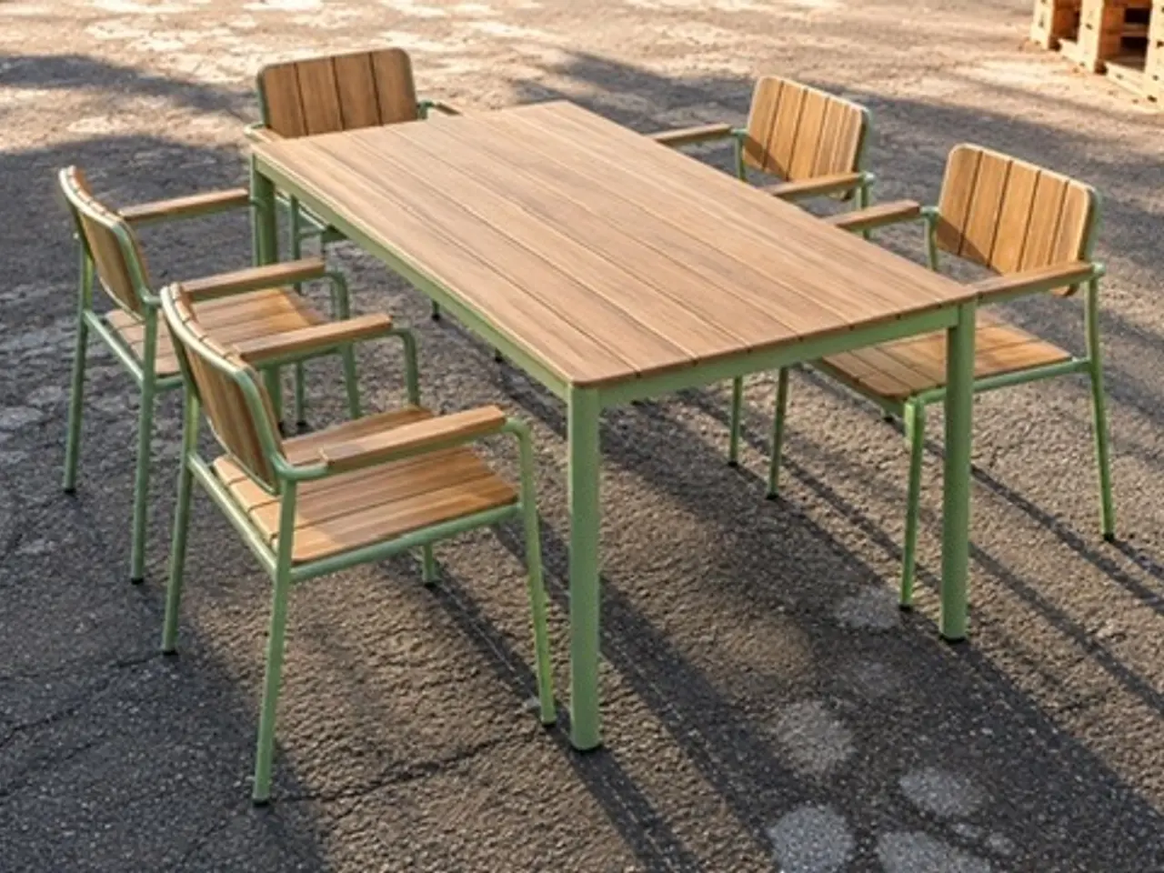 Billede 3 - CINAS havebord og stole i teaktræ og grønt stel