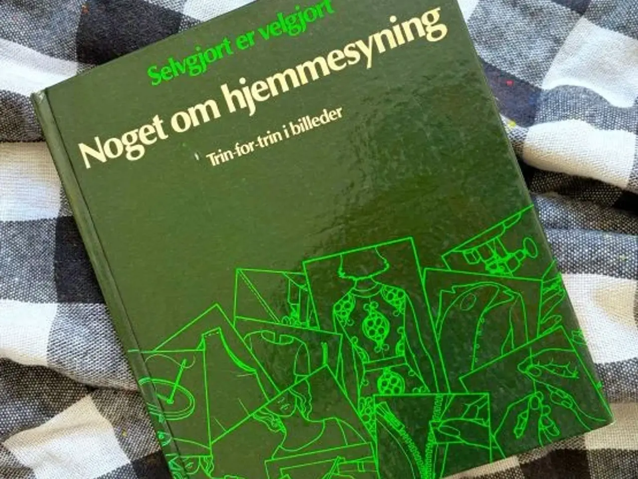 Billede 1 - God bog: Noget om hjemmesyning.