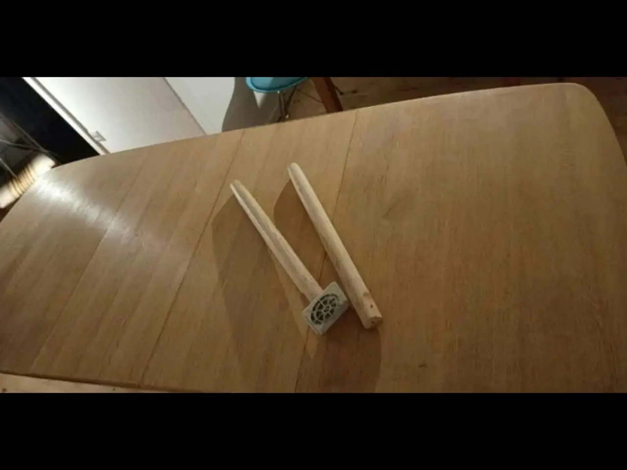 Billede 4 - Eksklusivt design bord I massiv egetræ