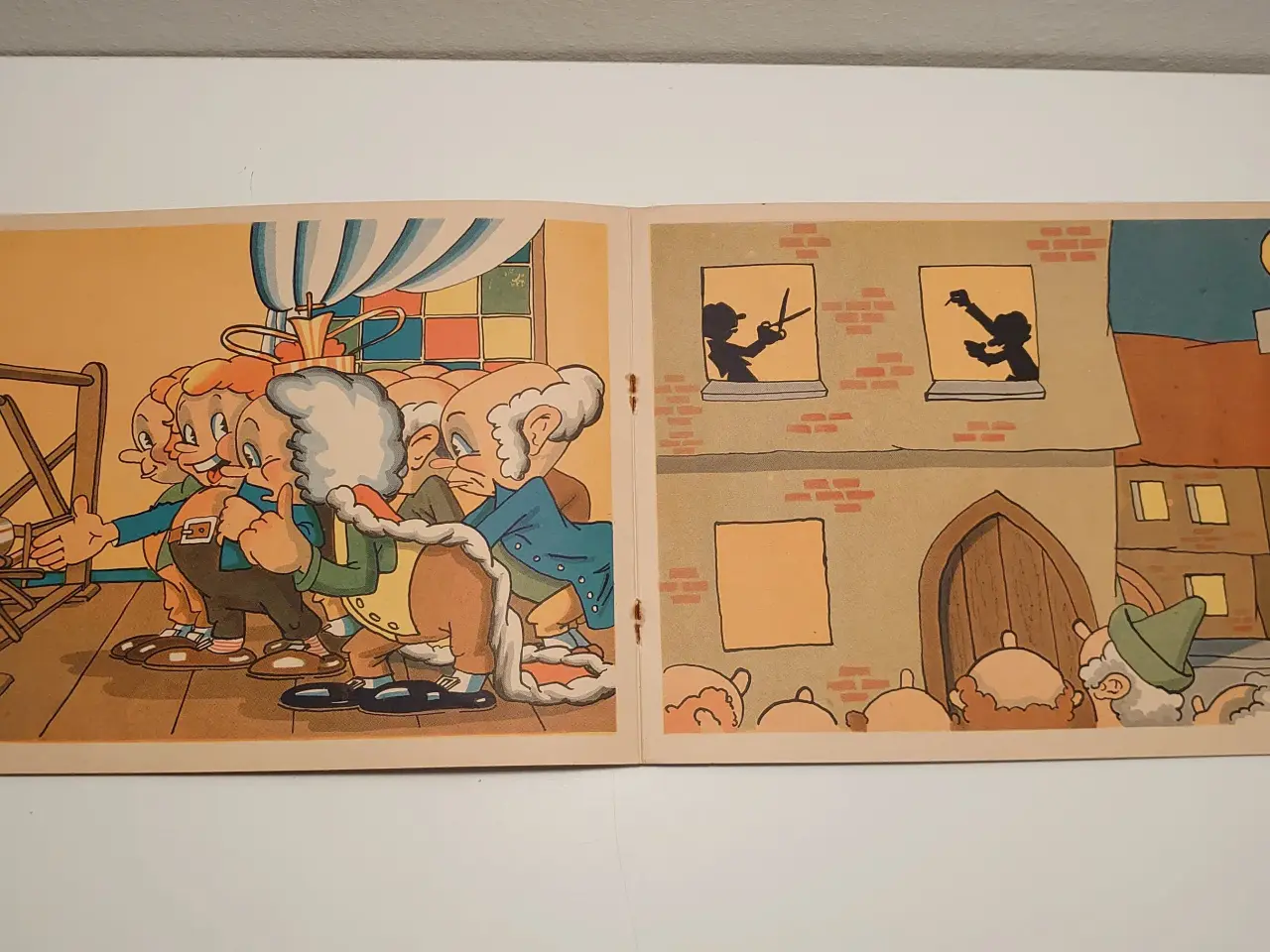 Billede 3 - H.C.Andersen:Kejserens nye Klæder. 1943