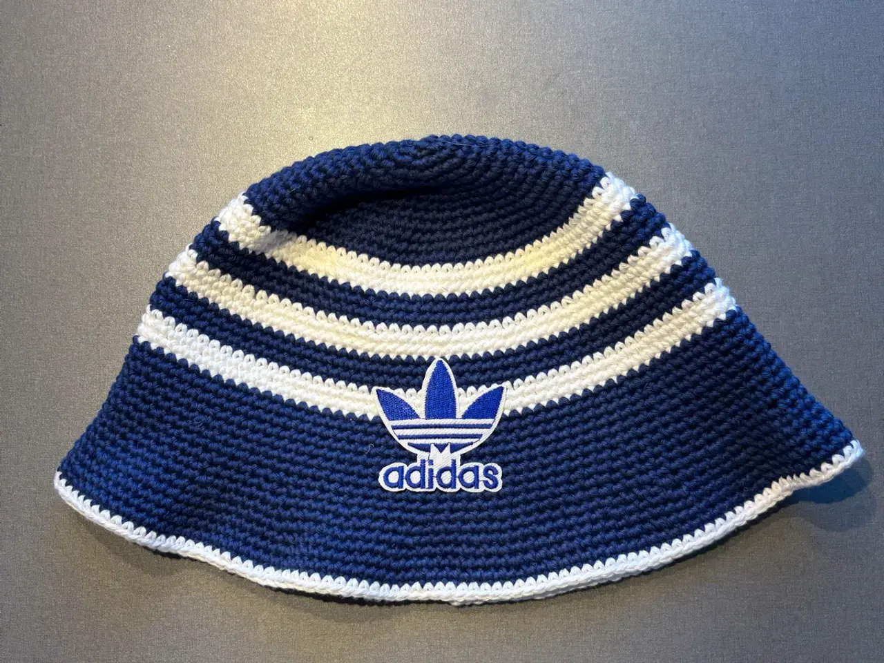 Billede 3 - Adidas hæklet bøllehat