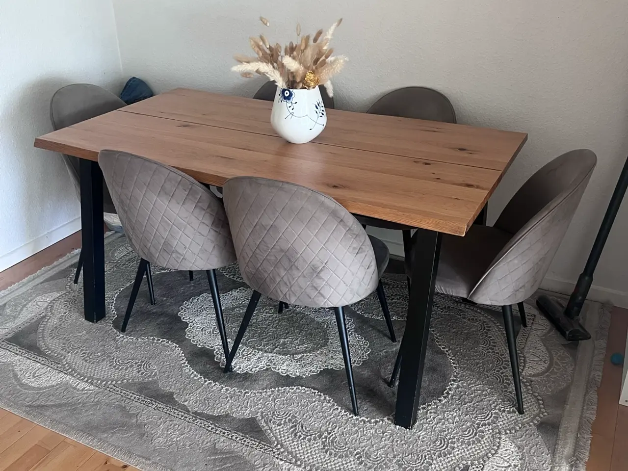 Billede 4 - Spisebord med 6 stole